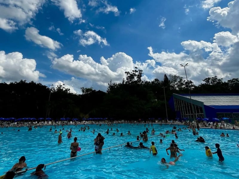 O Parque Aquático do Sesc funciona de terça a domingo, das 10h às 19h Foto: SESC PROTÁSIO/INSTAGRAM/REPRODUÇÃO/JC