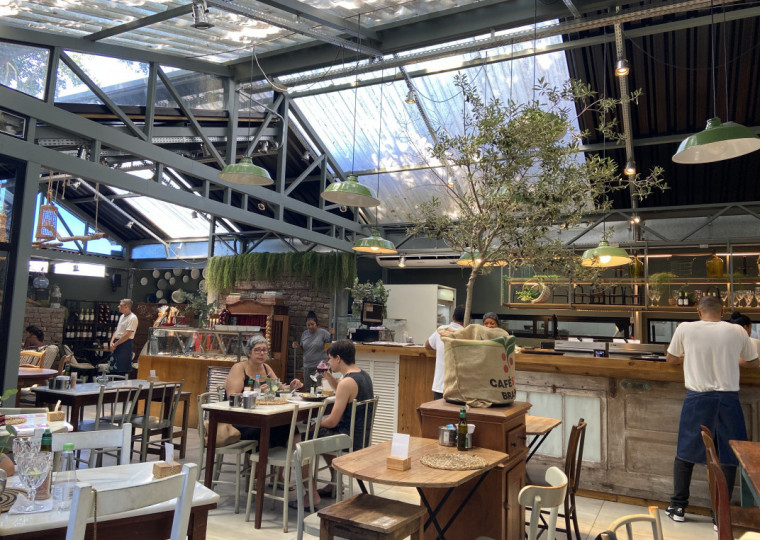 Machry Armaz&eacute;m e Bistr&ocirc;