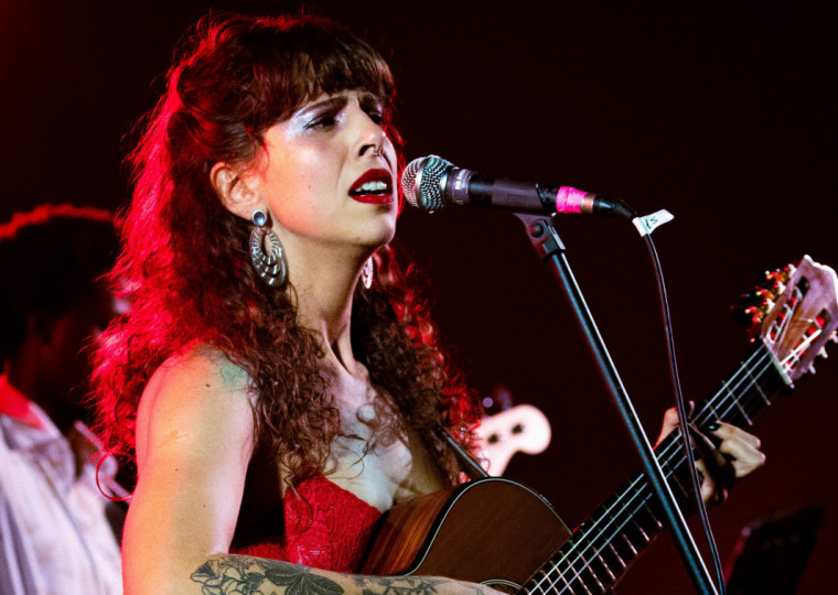 Show 'Estilha&ccedil;os e territ&oacute;rios em corpos', de Luana Maia, acontece a partir das 18h deste s&aacute;bado (25)