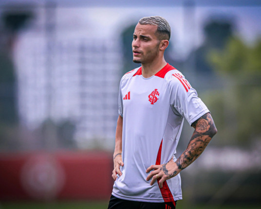 Bruno Gomes tem ruptura no ligamento do joelho confirmada; veja o tempo de recuperação