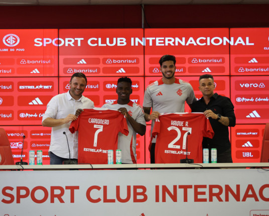 Em coletiva agitada, Inter apresenta Kaique Rocha e Carbonero no Beira-Rio