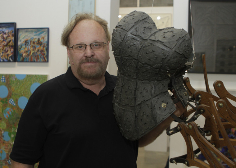 Félix Bressan, artista visual e um dos proprietários 
da Ocre Galeria