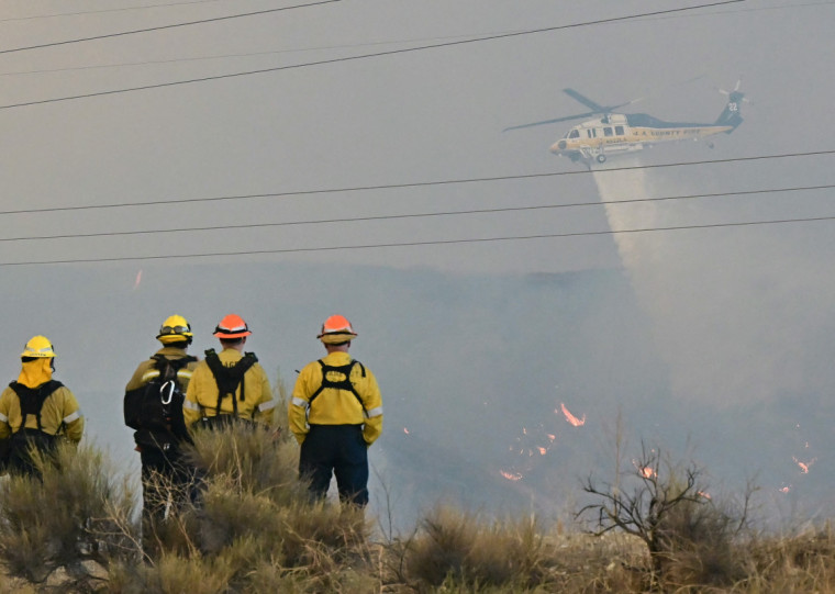 Um novo incêndio florestal teve início na quarta-feira (22) na região de Los Angeles