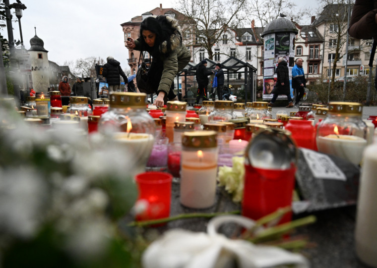 Um menino de dois anos e um homem de 41 anos n&atilde;o resistiram ao ataque em um parque de Aschaffenburg, na Baviera