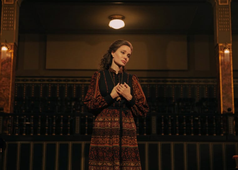 Angelina Jolie interpreta Maria Callas em filme que encerra trilogia sobre ícones femininos de Pablo Larraín