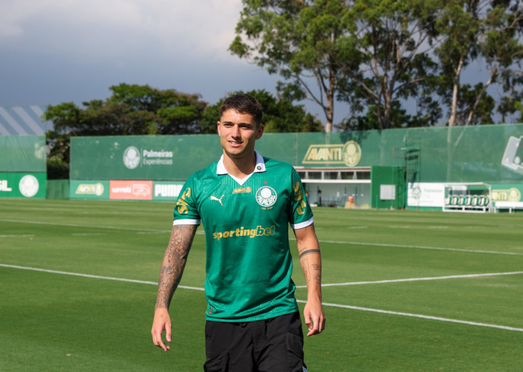 Alviverde fechou com Emiliano Martínez por cinco temporadas, até o final de 2029