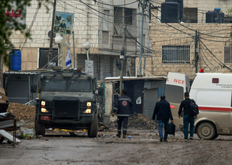 Ao menos 12 pessoas morreram na Cisjord&acirc;nia e 40 foram feridas pelas for&ccedil;as israelenses