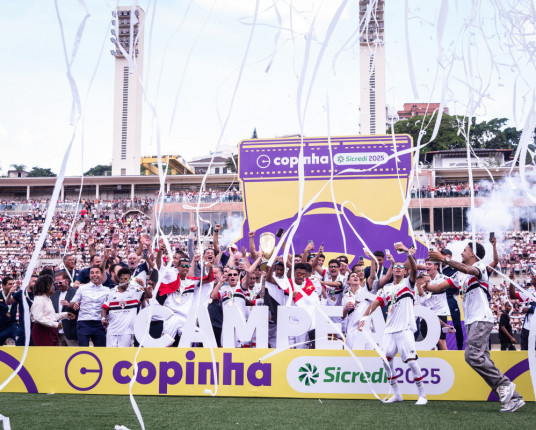 São Paulo vira sobre o Corinthians e é campeão da Copinha pela quinta vez