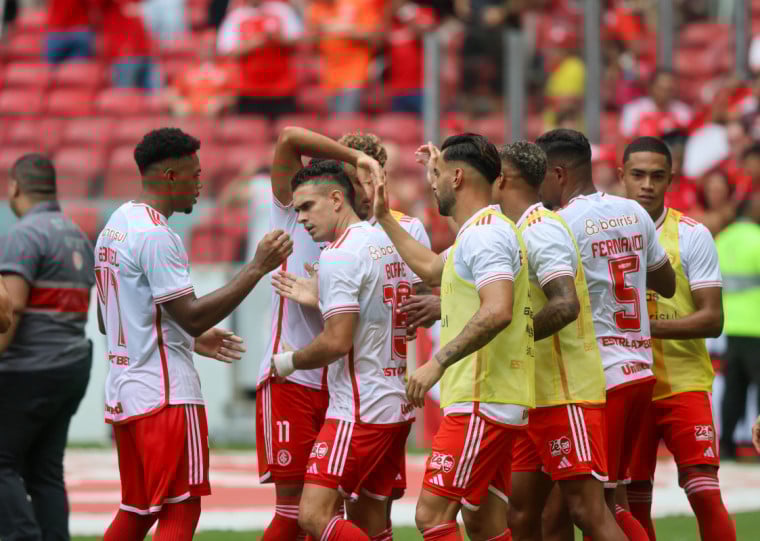 Borré foi o autor dos gols colorados neste sábado (25), no Beira-Rio