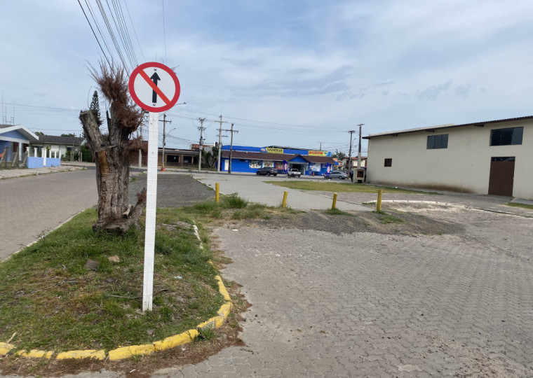 Espaço agora isolado ao redor da Igreja Nossa Senhora de Fátima receberá mobiliário urbano