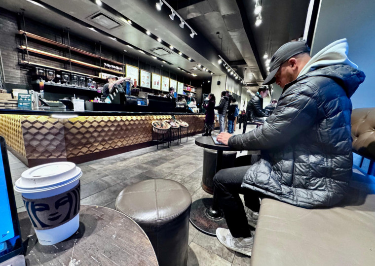 Clientes t&ecirc;m de comprar algo para permanecer em acomoda&ccedil;&otilde;es, como na loja no Upper West Side 