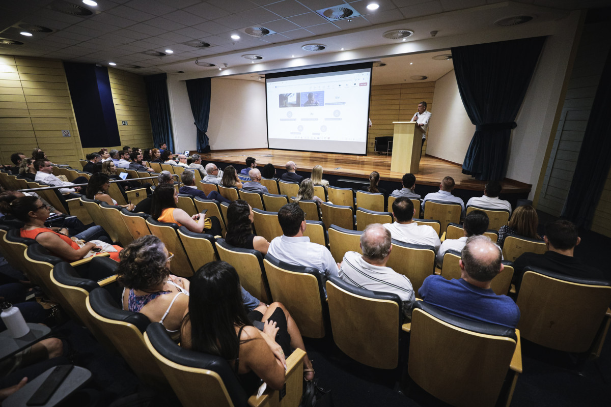 Em cinco dias de reuni&otilde;es, governo e representantes dos bancos debateram implementa&ccedil;&atilde;o dos recursos no Centro e no 4&ordm; Distrito