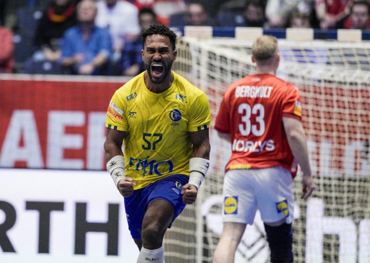 A despeito da derrota, Vinicios Angelo foi o artilheiro da partida com sete gols