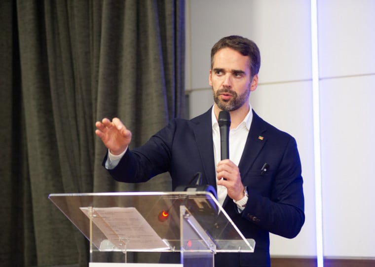 Governador Eduardo Leite citou o especial do Jornal do Comércio durante palestra na CIC Caxias do Sul