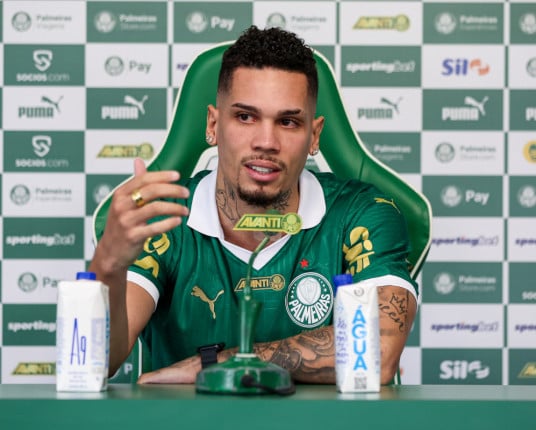 Paulinho veste a 7, considera ser 'homem-gol' e diz por que escolheu o Palmeiras