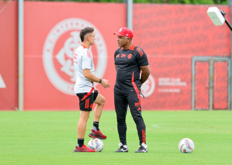 Técnico Roger Machado pode poupar Borré na próxima rodada