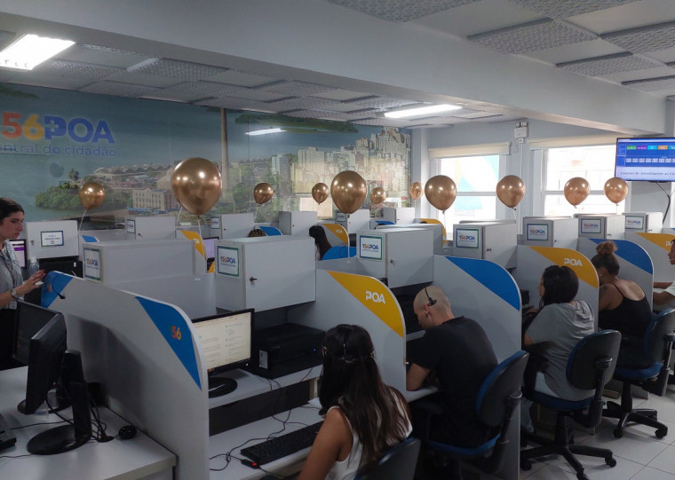 O serviço recebe e encaminha as solicitações da população referentes aos serviços públicos prestados pelos órgãos municipais