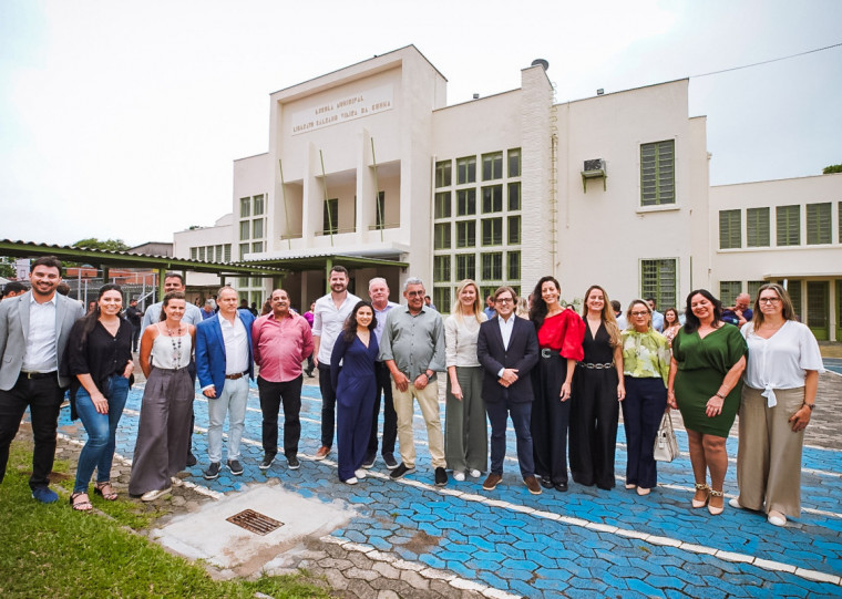 Representantes da Gerdau e Ambev participaram da entrega da obra nesta sexta-feira, 31 de janeiro