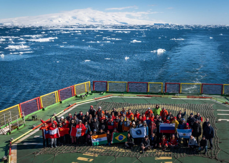 O objetivo principal da pesquisa foi estudar os impactos das mudanças climáticas sobre as geleiras e o ecossistema da Antártica