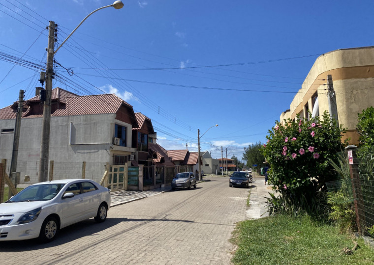 Primeiro dia do Planeta Atlântida tem bastante sol e calor na praia