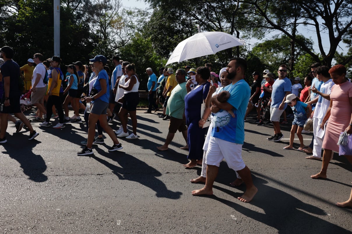  Fiéis agradecem por milagres, saúde e emprego | TÂNIA MEINERZ/JC