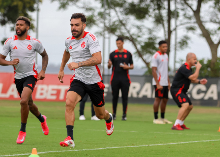 Pendurado, Bruno Henrique não deve jogar contra o Brasil de Pelotas