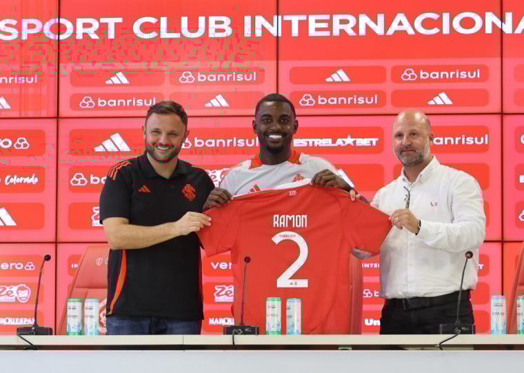 O defensor prevê uma disputa sadia com Bernabei pela posição