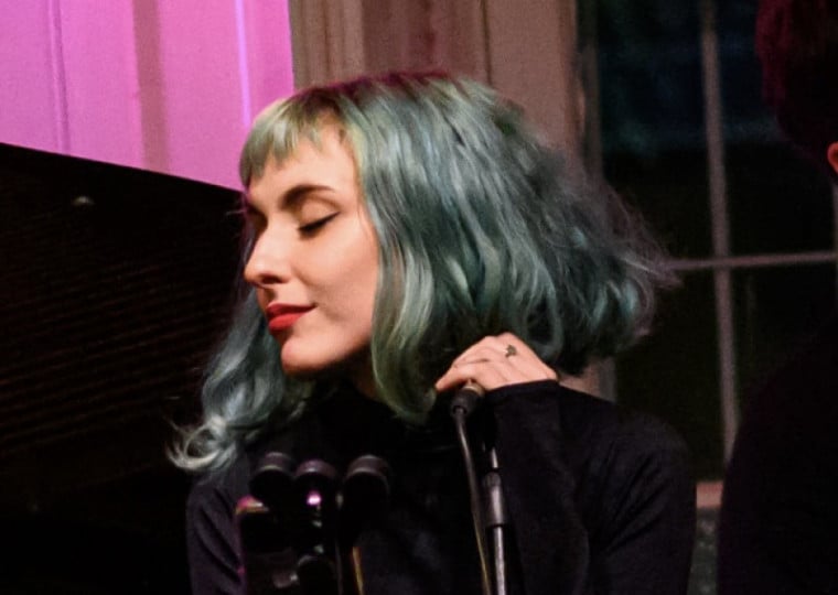 Cantora gaúcha Melina Vaz se apresenta nesta terça-feira (4)