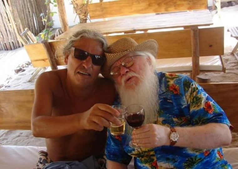 Capucho ao lado do multi-instrumentista Hermeto Pascoal