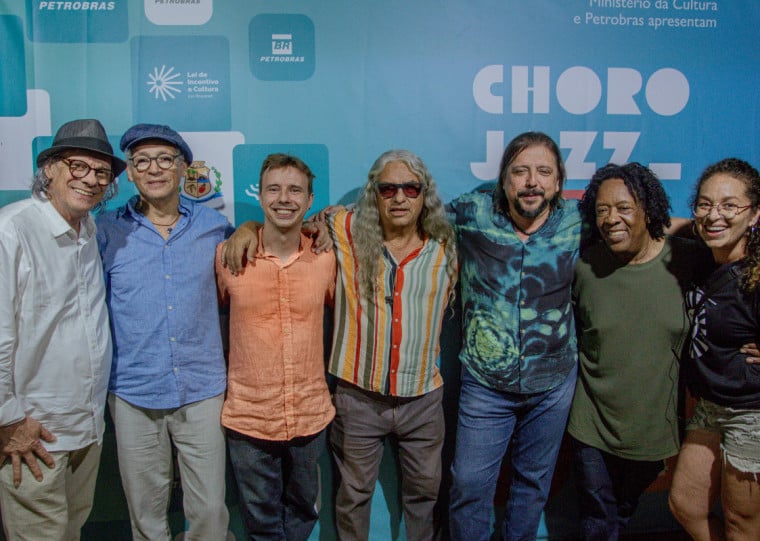 Capucho (aqui cercado de amigos gaúchos) fez do Choro Jazz um dos mais conceituados festivais de música brasileira