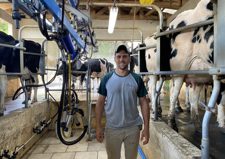 Fabrício Balerini, da Agropecuária Nova Esperança, de Vespasiano Correa, conta que produzir leite tem sido uma atividade cada vez mais desafiadora