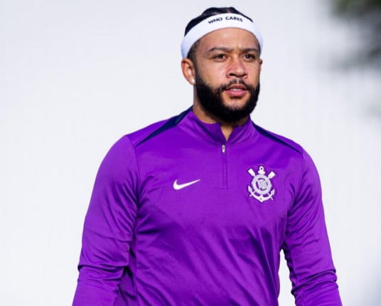 Depay é condenado a quatro meses de prisão em Mônaco por dirigir embriagado