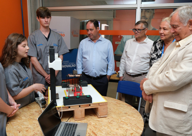 Bier (à dir.) destacou o empenho da indústria em oferecer uma educação profissional de alta qualidade