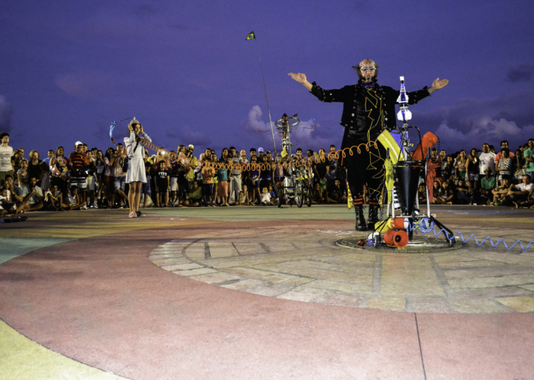 Grupo De Pernas Pro Ar da cidade de Canoas (RS) apresenta espetáculo O Lançador de Foguetes