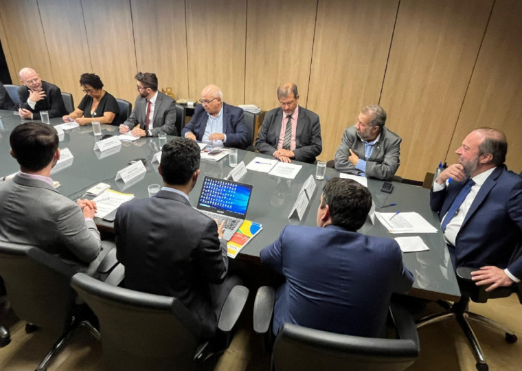 Romildo Bolzan Júnior esteve em reunião com ministro em Brasília