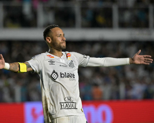 Neymar diz que está mais perto de renovar contrato com o Santos: 'Quero morrer ali'
