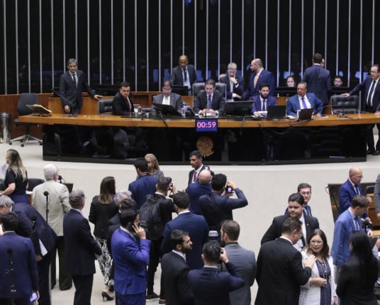 Proposta de Orçamento prevê superávit de R$ 38,2 bi para 2026