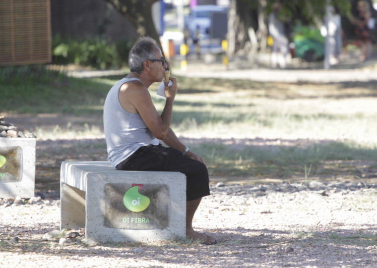 Calor é de 37,4ºC em Porto Alegre; maior temperatura ocorre em Quaraí, com 40,9ºC