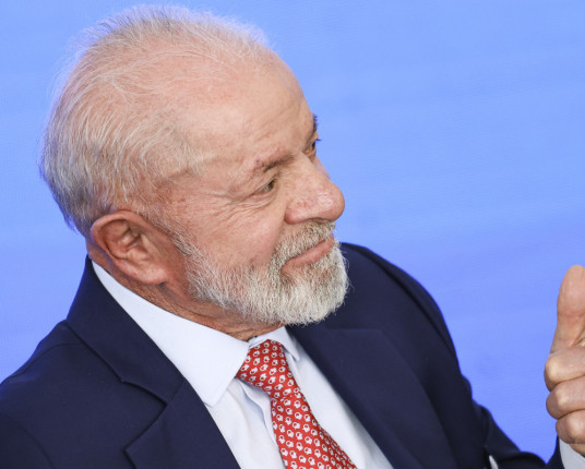 Lula diz que quer explorar Foz do Amazonas e fala em 'lenga-lenga do Ibama'