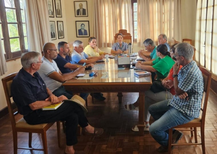A situação da seca em Bagé foi discutida em uma reunião do Conselho Municipal de Desenvolvimento Rural, que contou com a participação de diversas entidades do setor