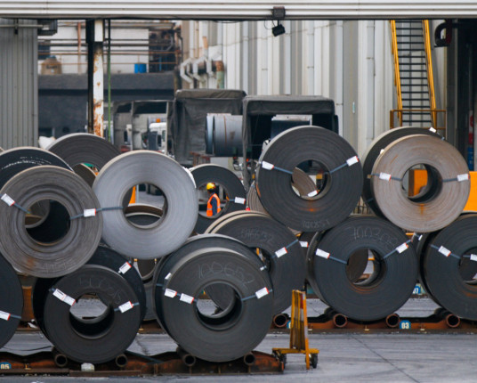 Entidades brasileiras manifestam preocupação com aumento das tarifas sobre o aço e alumínio dos EUA