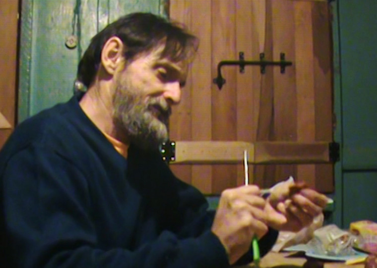 O curta-metragem 'Tragédia' foi desenvolvido a partir de filmagens encontradas pelo cineasta Bernardo Zanotta que retratam momentos da sua adolescência.