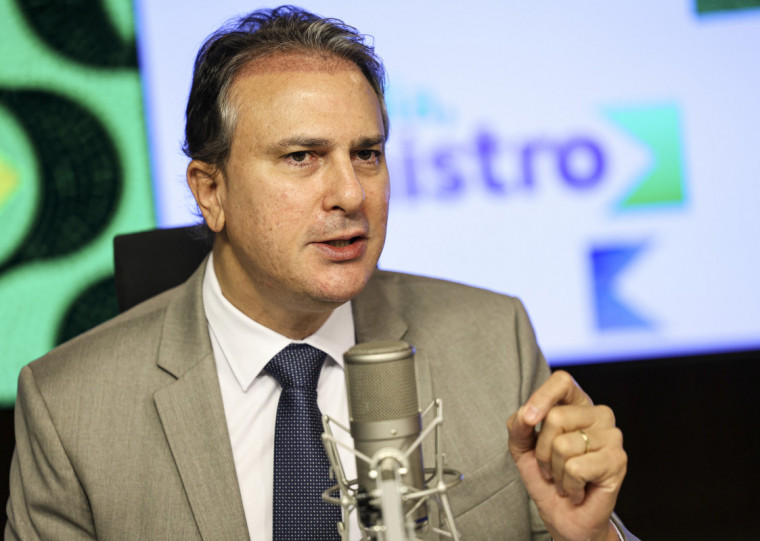 O ministro da Educação afirmou nesta sexta-feira (21) que o Enem não será anulado, após suspeitas de vazamento de conteúdo e anulação de questões