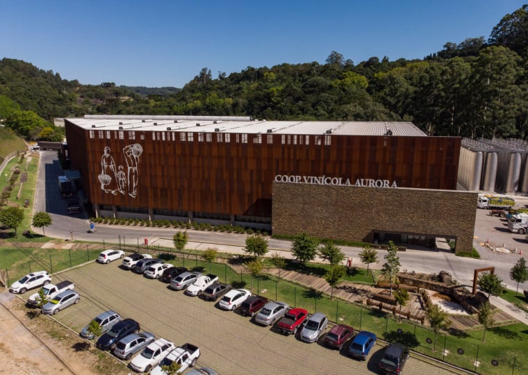 Unidade Vinhedos torna-se cada vez mais importante na produção e logística da Vinícola Aurora