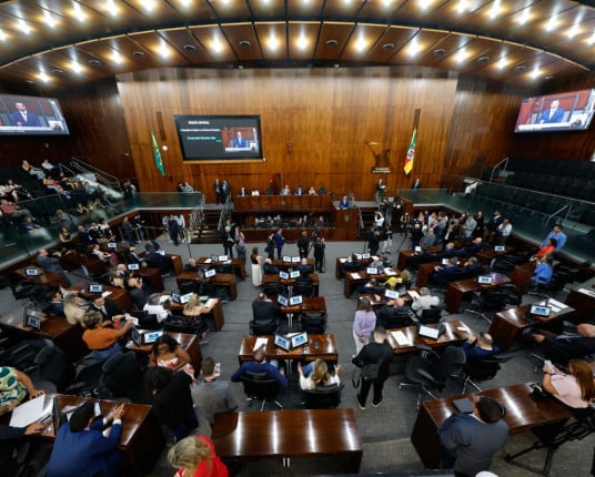 Reajuste de 6,27% no piso do magistério será votado na Assembleia nesta terça (18)