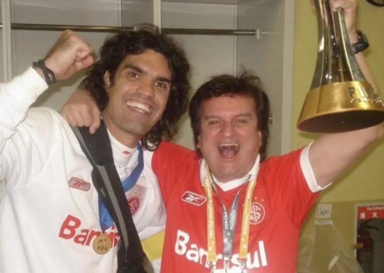 Luís Anápio Gomes, na foto com Fernandão, deixa a esposa, dois filhos e um neto