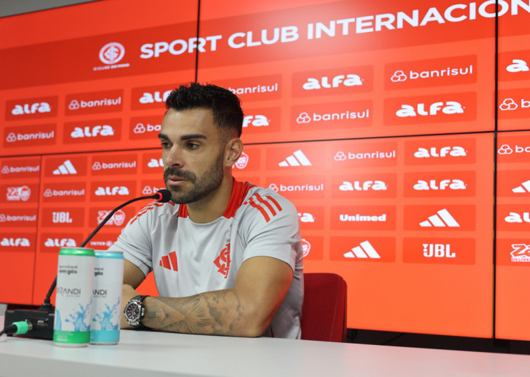 Volante admitiu a responsabilidade do time na briga pelo título