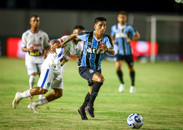 Estreante Cristian Oliveira empatou o jogo nos acréscimos