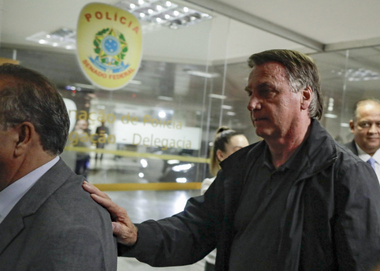 'Fabricam acusações, perseguem opositores', criticou ex-presidente