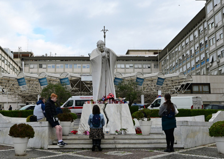 Essa é a quarta internação do papa desde que assumiu o pontificado, em 2013
